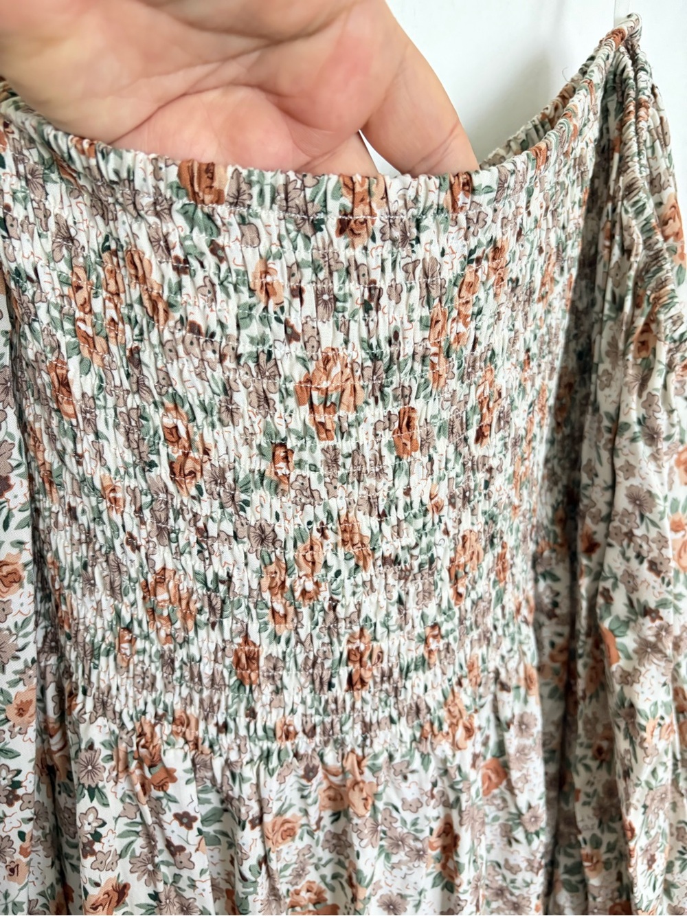 Elloh Women’s Floral Off-the-Shoulder Smocked Midi Dress - Size Medium - Picture 13 of 14